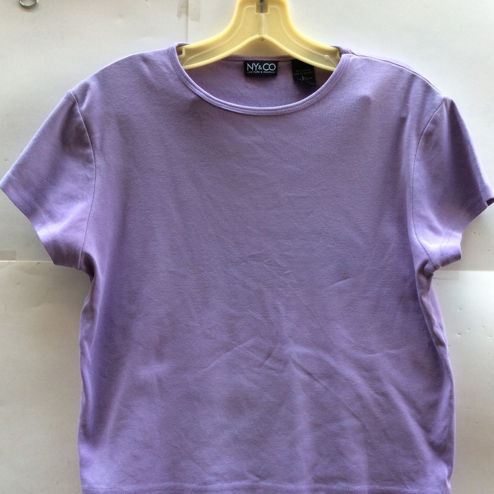 New York & Company Woman T-shirt Large Purple